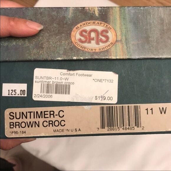 SAS BROWN LEATHER CROC SANDALS.  NEW - Picture 7 of 7